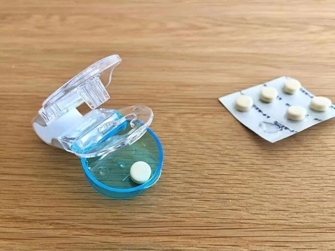 Wyciskacz do pigułek tabletek leków do wyciskania z opakowań podręczny Wyciskacz do pigułek tabletek leków do wyciskania z opakowań podręczny
