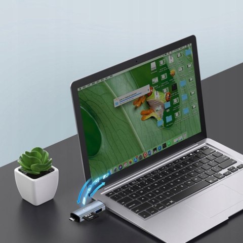 Czytnik kart pamięci SD / micro SD ze złączami USB-C / USB-A - szary Czytnik kart pamięci SD / micro SD ze złączami USB-C / USB-A - szary