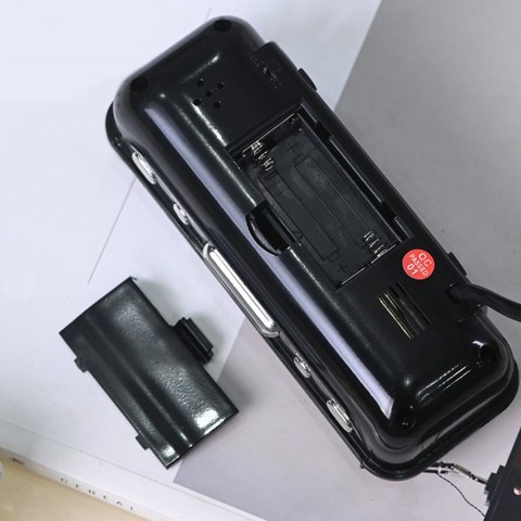 Budzik zegar elektroniczny z alarmem LED Budzik zegar elektroniczny z alarmem LED