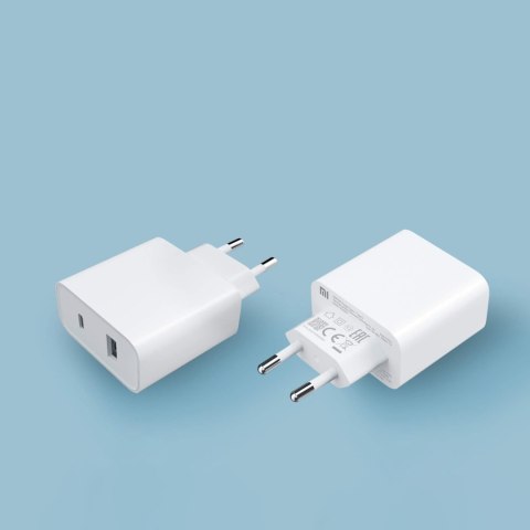 Szybka ładowarka sieciowa Xiaomi Travel Charger Combo USB / USB-C 33W PD biała Szybka ładowarka sieciowa Xiaomi Travel Charger Combo USB / USB-C 33W PD biała