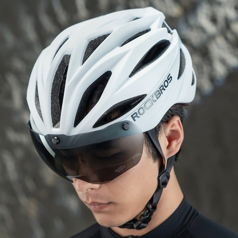 Kask rowerowy z szybką odpinanymi okularami z filtrem UV unisex - czarny
