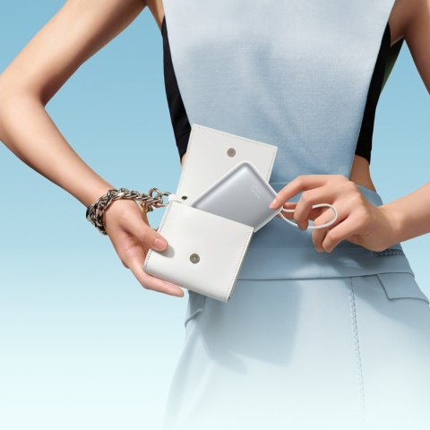 Powerbank 10000mAh 22.5W z wbudowanymi kablami USB-C Lightning - biały