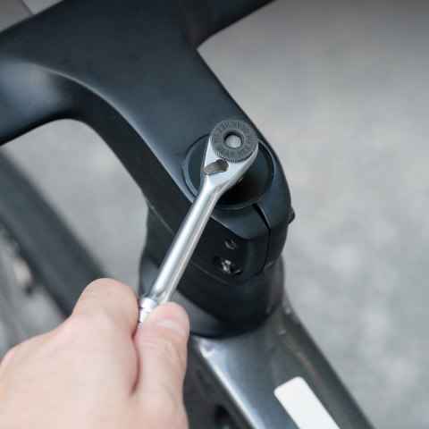 Zestaw narzędzi rowerowych multitool z kluczem grzechotkowym i łyżkami do opon