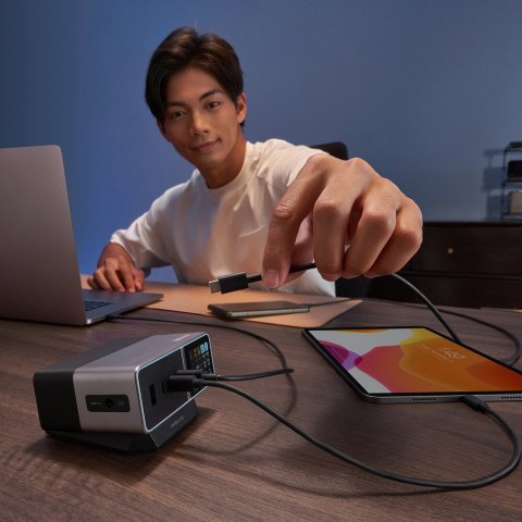 Stacja ładująca 5w1 z wyświetlaczem cyfrowym USB-A USB-C 300W - srebrna