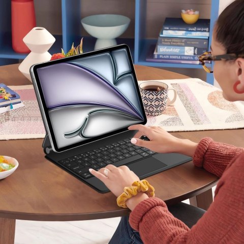 Etui z klawiaturą na iPad Pro 12.9'' 2020 / 2021 / 2022 / iPad Air 13'' 2024 / 2025 Smartcase Magnetic - czarne
