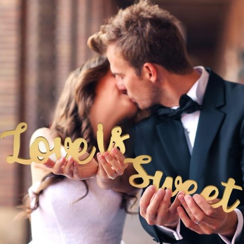 Dekoracja weselna drewniana Love Is Sweet, złota, wolnostojąca